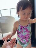  アレク、セレブ感のある娘の水着姿を公開「お嬢さんだね」 
