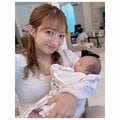 辻希美、“生後1カ月”次女・夢空ちゃんとの2ショット公開「早い…早すぎる…」
