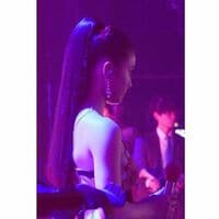 「バックショットもきれい」土屋太鳳、“レコ大”での凛々しく美しい姿にファン歓喜