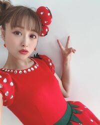 「なんて可愛い」「少女みたい」」鈴木奈々”いちごに仮装”姿に反響続々