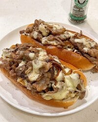 みきママ『アメリカのフィリーチーズステーキドッグです!!』