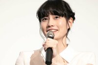 橋本愛、小6時の美少女写真を披露　当時の夢は「給料の高い会社に就職」