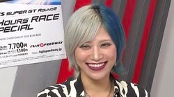 ぱーてぃーちゃん信子、生放送のハプニングに“神対応” 胸元あらわな衣装姿でスタジオ盛り上げ反響「セクシー」「カッコいい」