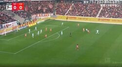 守備でも強メンタル！“チーム最多タックル成功数” 堂安律がピンチを阻止する完璧タックル→強引にボール奪取 攻撃の起点を作り決定機を演出した瞬間