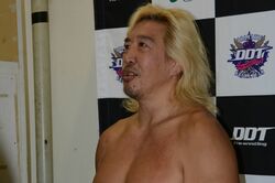 首から下が動かない重傷・・・高山善廣の支援にマット界が団結！今こそ“帝王”に力を