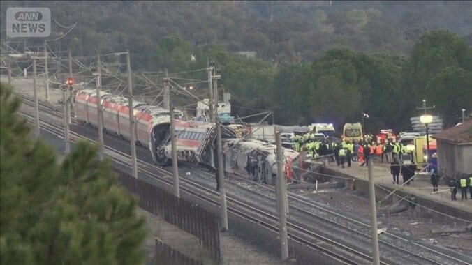 スペインで高速鉄道が脱線…39人死亡　運転士ら“書簡で警告”の情報も 1枚目
