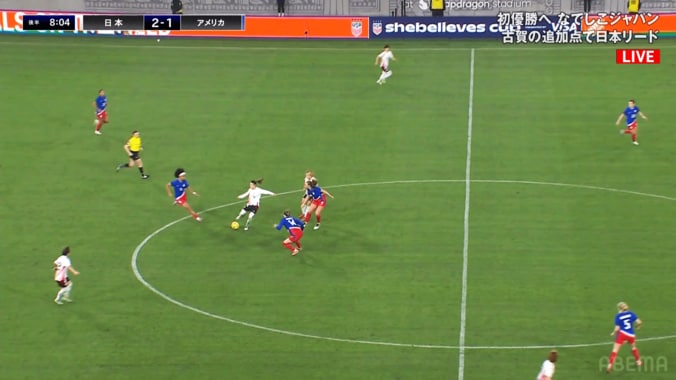 嘘だろ…長谷川唯の“神業トラップ＆タッチ”が衝撃的！「三笘ばり」「やばくない？」「凄すぎて笑える」最強アメリカを手玉に取った“異次元テクニック”の瞬間 2枚目