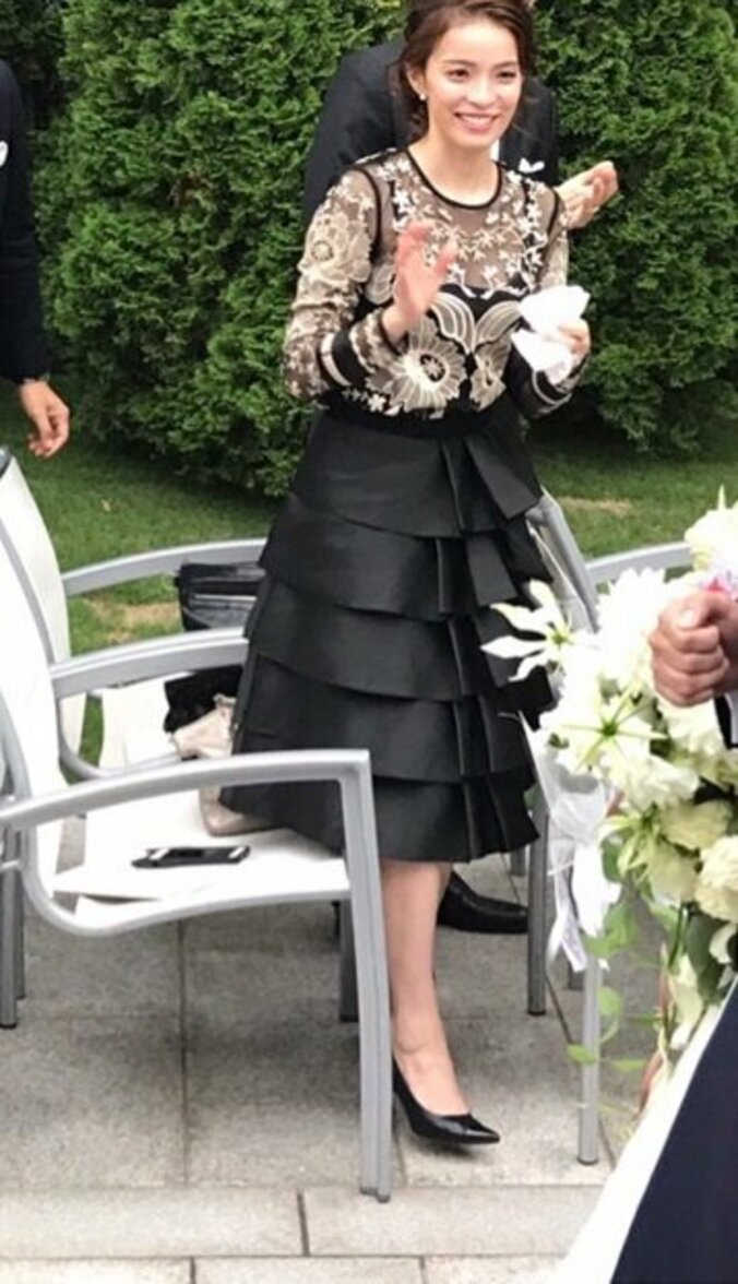 知念里奈、フリーアナの妹・芽衣の結婚式に出席し祝福に感謝 1枚目