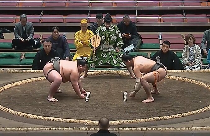 【写真・画像】うわ、背中がバキバキだ 幕下力士、“筋肉の鎧”に「筋骨隆々」「細マッチョ」驚嘆の声　1枚目