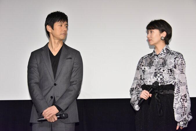 波瑠、現場の西島秀俊の印象は“観覧車”　天然気味な例えに観客ポカーン 3枚目