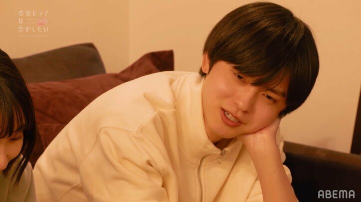 想いを寄せる女優が目の前で他の男性と濃密キス…悔しさと嫉妬が高まった若手俳優「しんど」