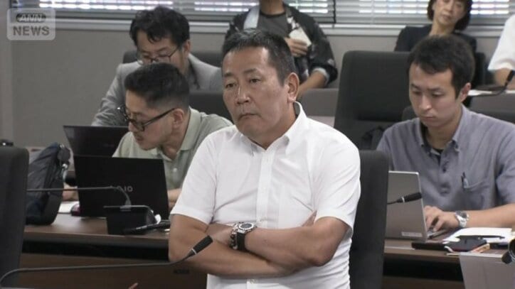 市長の主張に怒りを隠せない職員