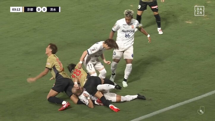 【映像】選手6人がもみくちゃになる珍光景