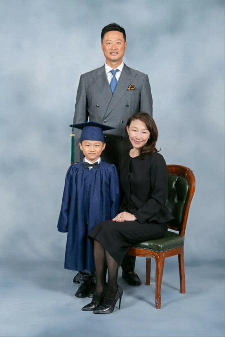  小原正子、届いた次男の卒園写真を公開「素敵」「感慨深い」の声 