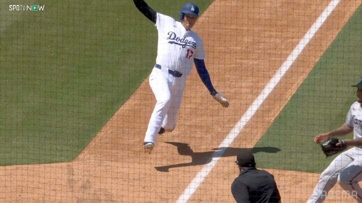 【写真・画像】大谷翔平が「とんだ！」 激走スリーベース→一瞬の隙を付く“超速生還”に「実質ランニングホームラン」驚きの声続出　1枚目
