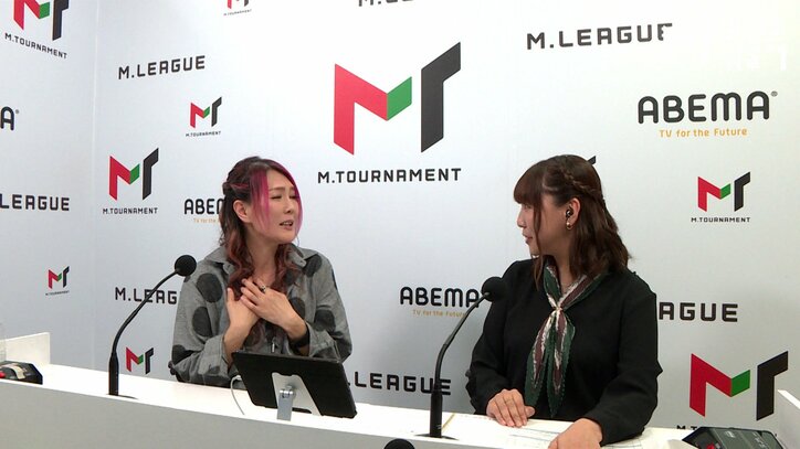 清水香織（左）