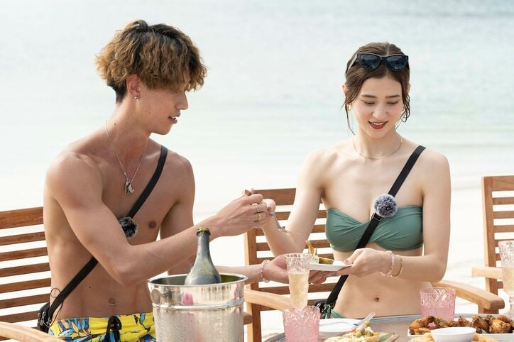 めっちゃスタイルいい…水着ギャル6人に囲まれハーレム状態!峯岸みなみ、圧巻の光景に「竜宮城みたい」『シャッフルアイランド Season3』#1