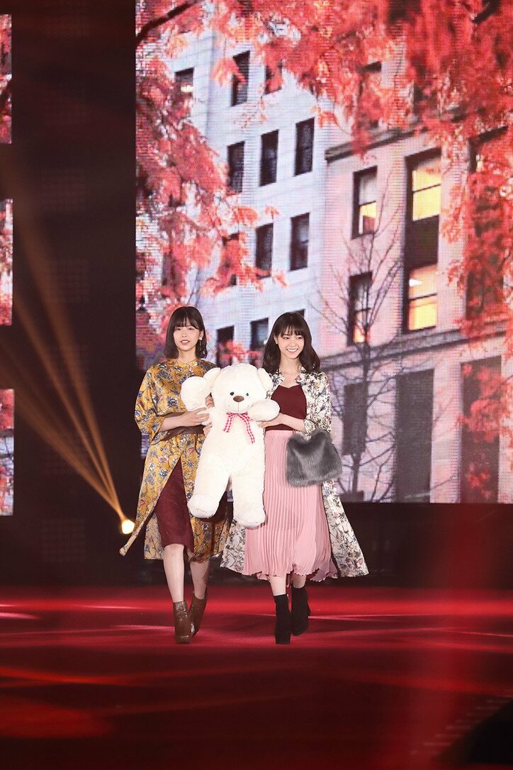 乃木坂46からメンバー9人がランウェイ堂々闊歩＆ミニライブでオーディエンス魅了　 - ガールズアワード2017A/W【画像集】