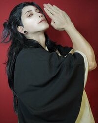 コスプレイヤー・ZUMI、「呪術廻戦」夏油傑の誕生日コスを披露