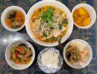 假屋崎省吾『昼ご飯は久しぶりのいつものタイ料理‼️』