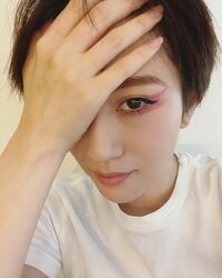 前田敦子の個性的なメイクを施した“目力ショット”にファン悶絶「イケメンすぎて心臓に悪い」「ハートに突き刺さります」