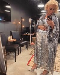 出産間近のケイティ・ペリー、ゴージャスすぎる妊婦姿を披露！ミランダ・カーもコメント