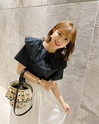 菊地亜美、黒のブラウスを着用したモノクロコーデを公開「大人女子」「とても素敵」とファン称賛