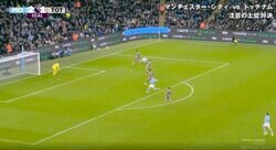 「強いし速い！」「あの位置からよく追いついたな…」最高時速何キロ出てるんだよ！爆速スピードでボール奪取　若きイタリア代表SBの“全速力ラン”がエグすぎる瞬間