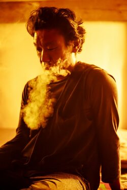 神出鬼没の音楽仙人：YAMAZIN、7月12日（水）リリースのニューアルバム「SENTIMENTAL JUNKY」からスタジオ石が手掛けた"BLACK SAFE"のMVを公開。