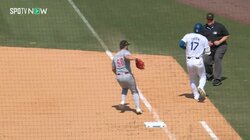 右腕だけはやめて！大谷翔平、爆速内野安打の直後、塁審とあわや激突のヒヤリシーン 以前に野手と接触シーンも