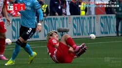 「何すんだよ！」「削られてる…」堂安律が危険タックルで悶絶してファン激昂！ ブンデス最強チームからゴラッソ→警戒心が高まり後方から激しく潰された一部始終