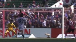 「2番手の選手ではないよな」FC東京のサブGKが神セーブ連発「片手セーブ王だな」「ヤバい好きになってきた」プレー直後の“ウィンク”も話題に