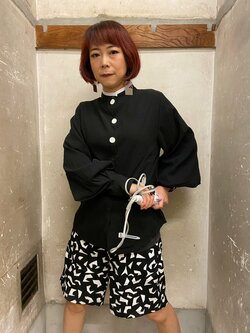 日輪刀の代わりにヘアアイロン!?「鬼滅の刃」を愛する芸人・椿鬼奴が“鬼殺隊コーデ”を披露