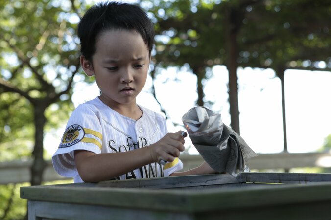 広瀬アリス主演『巫女っちゃけん。』　難関オーディション勝ち抜いた子役・山口太幹くんの場面写真解禁 3枚目