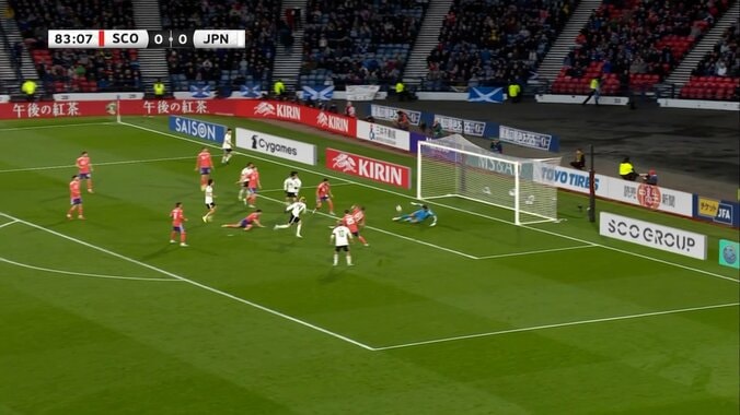 「W杯に呼んでくれ」“異色のFW”塩貝健人、日本代表デビュー戦で即アシスト！伊東純也の決勝点を生んだ“極上タッチ”にSNS沸騰「引っ張られながらよく落とした」 5枚目