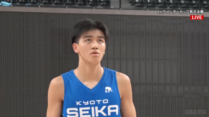 ネクスト渡邊雄太！？ 186cmの15歳逸材が「手がつけられないな」「突出した才能」圧巻ブロック＆タフショット連発で京都精華学園を日本一に導く 5枚目