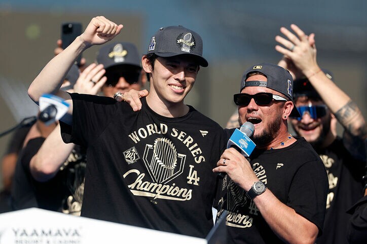 【写真・画像】ウソでしょ…！？ 佐々木朗希、まさかのフルスイング「ガチで見たかったヤツ」山本由伸のエグいボールと“対戦”「めっちゃ楽しそうw」　1枚目