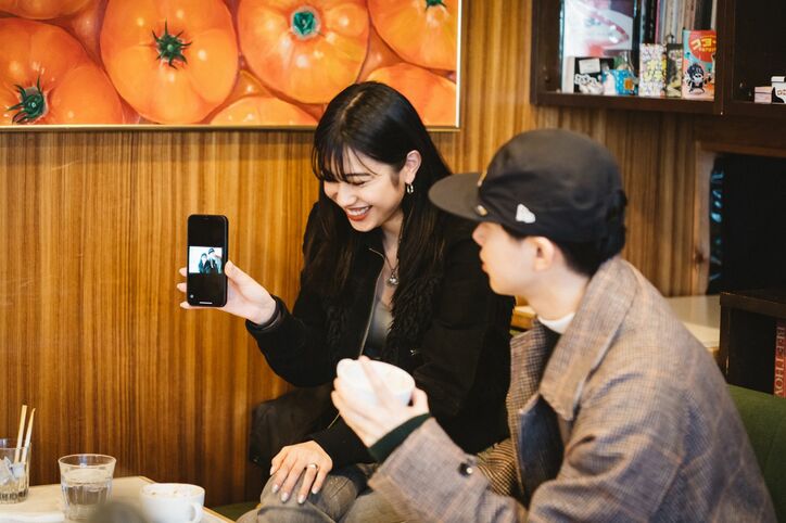 「どっちがかわいい？」SASUKEをめぐりゆな、まゆがバチバチ！デート中に奪い合いに発展！？『彼オオカミ』第3話