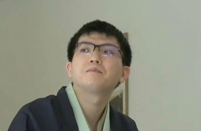 「イチゴLOVEすぎる」永瀬拓矢九段、昼食に豪華なショートケーキを“別注”！ファンはざわざわ「イチゴモンスター」「食えないよね普通」