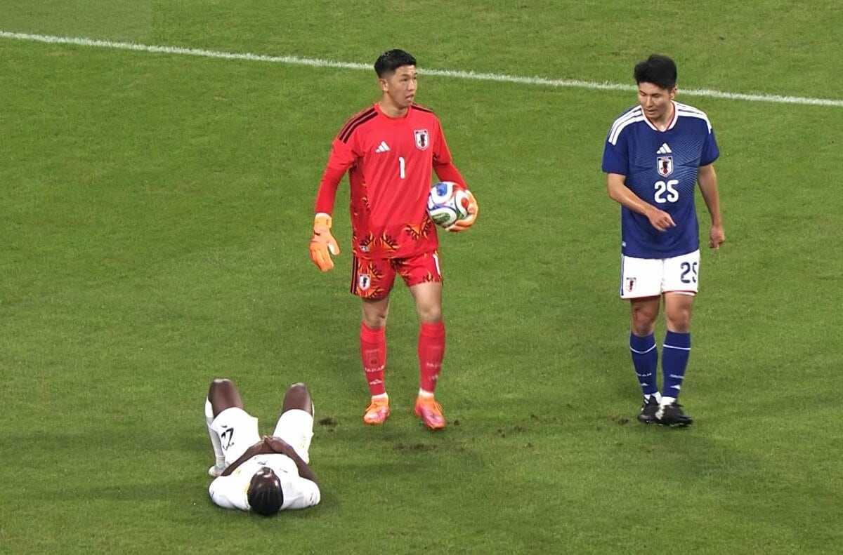 サイン入りボール 日本代表GK 早川友基選手 &サッカー日本代表