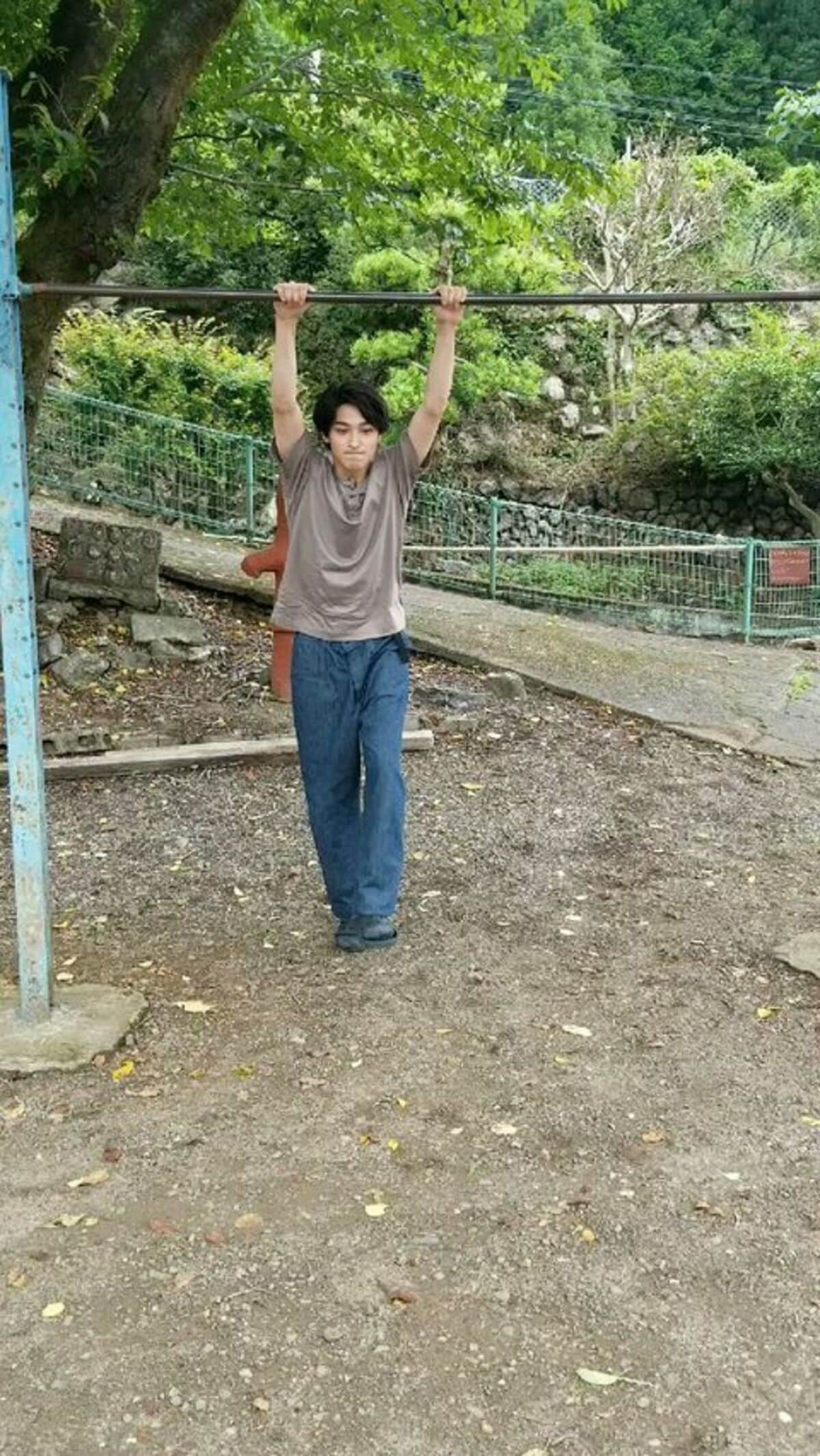 横浜流星の美しい 鉄棒動画 に 体操選手みたい ヤンチャが可愛すぎ の声 話題 Abema Times