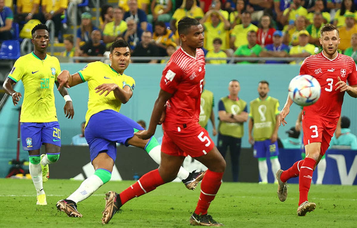 カゼミロの終盤弾でブラジルが堅守スイス撃破、連勝でGS突破《カタール