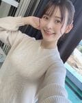 声優・上坂すみれが白ニット姿のセルフィーを公開 「めちゃめちゃ可愛い」「ドストライクです」と反響続々