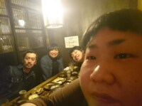 メイプル・安藤なつ、メガネ&紫衣装を封印 意外なオフの姿に反響