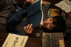 星野源演じる侍は引きこもり！？ サムライ姿の場面写真を初解禁　映画『引っ越し大名！』