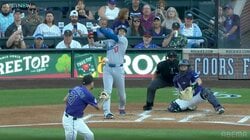 大谷翔平の弾丸ライナーに「怖すぎる」騒然　171キロの強襲ヒットで投手が転倒「危なかった」「打球強すぎないか」