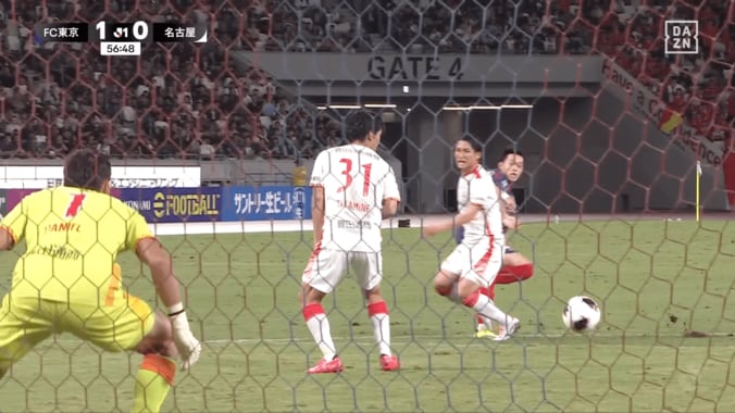 衝撃！日本代表MFの“70m独走ゴラッソ”に「三笘を思い出した」「あのシュート蹴れるのすごい」俵積田晃太に称賛続々 3枚目