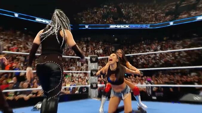 “付き人”キアナの敗戦にジュリアもブチギレ