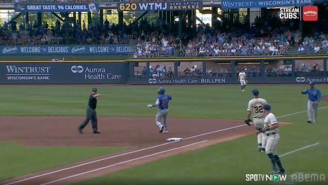 「危なかった」鈴木誠也が激走→タックル喰らう“あわや”の場面に「妨害ですやん」「あれがヒット…」ファンも騒然 4枚目