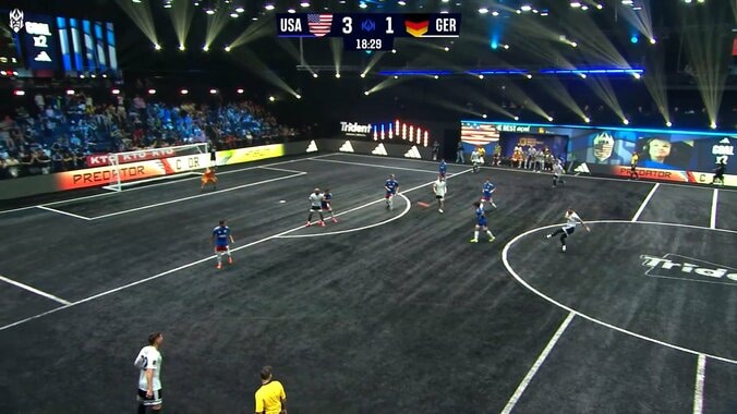 「まるで雷鳴だ！」衝撃の25m弾丸スーパーゴール！敵も唖然…日本代表はドイツ代表DFの“理不尽な左足”を止められるか？【キングスW杯】 5枚目